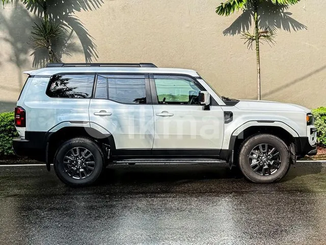 Toyota Land Cruiser Prado 2025 photo 3