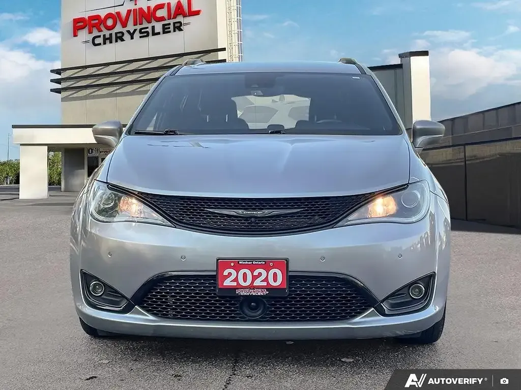 Chrysler Pacifica 2020 photo 2
