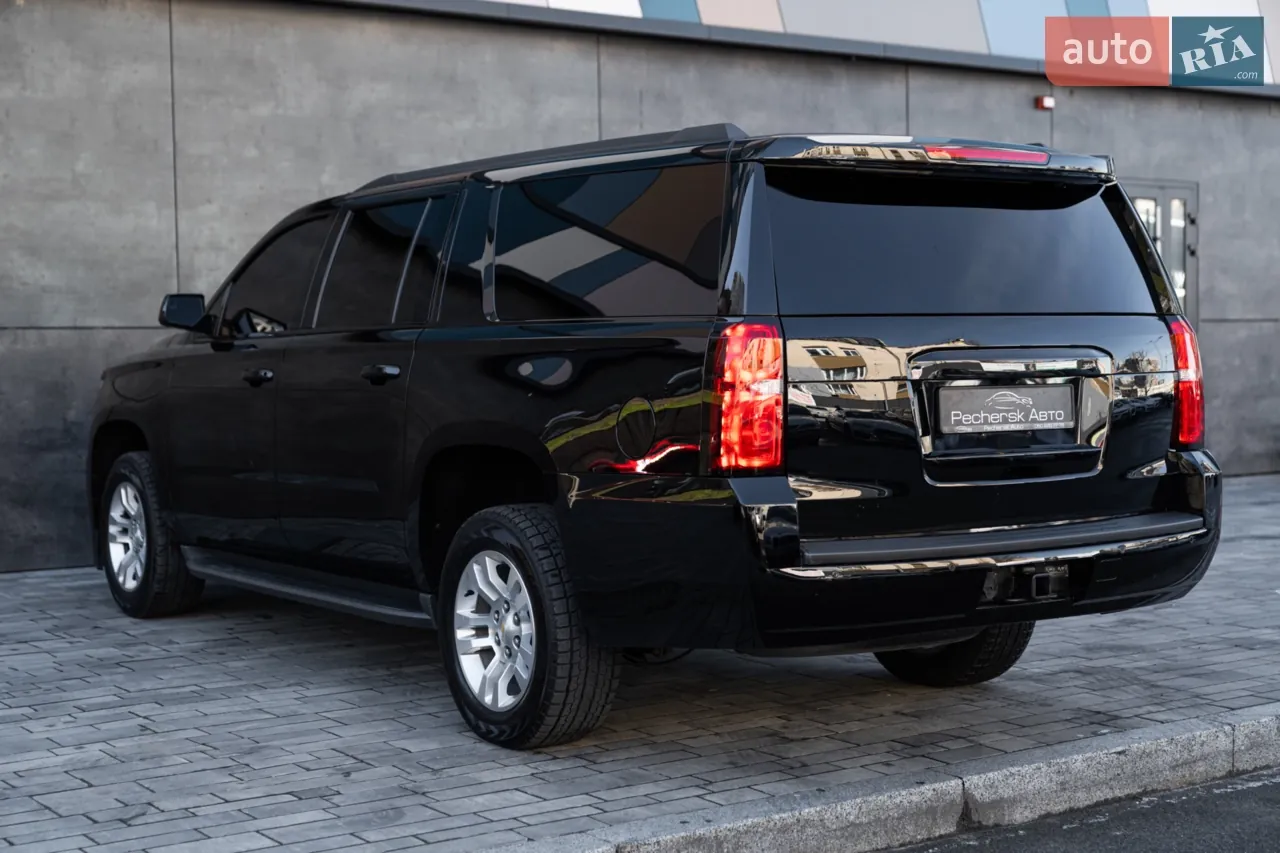 Chevrolet Suburban 2015 photo 3