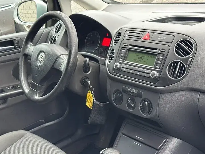Volkswagen Golf Plus 2005 photo 2