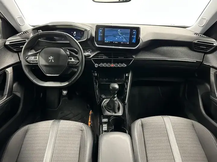 Peugeot 2008 2021 photo 2