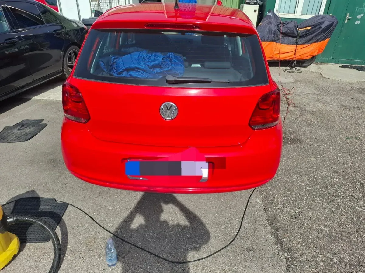 Volkswagen Polo 2011 photo 2