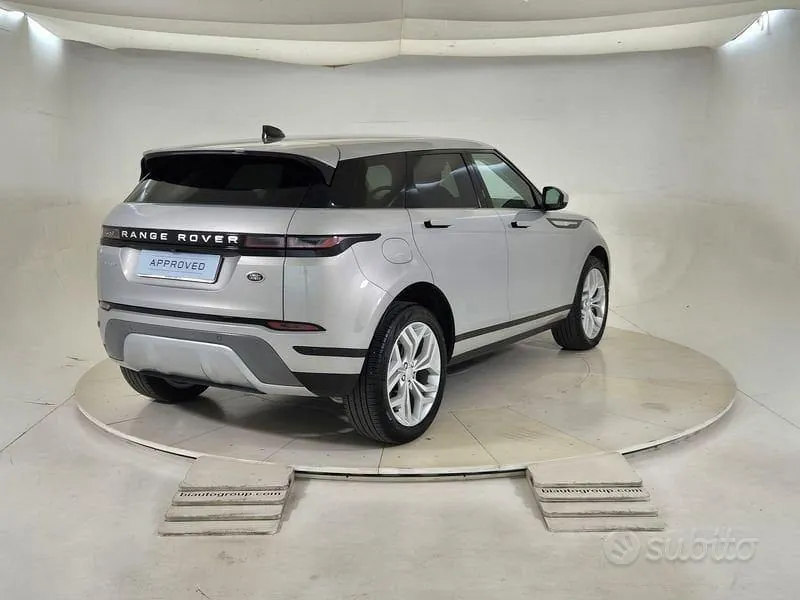 Land Rover Range Rover Evoque 2022 photo 2