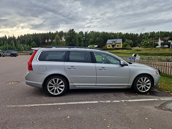 Volvo V70 2010 photo 5