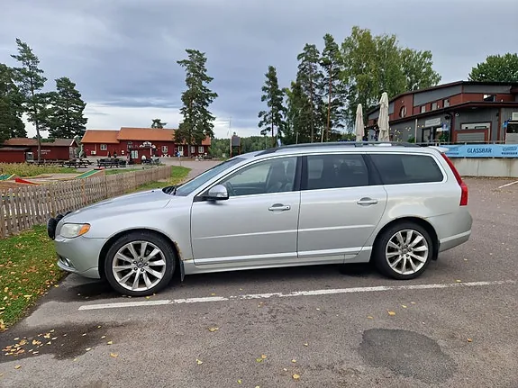 Volvo V70 2010 photo 3