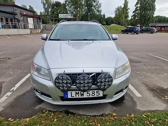 Volvo V70 2010 photo 4