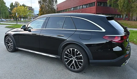 Mercedes-Benz E300 De 2025 photo 4