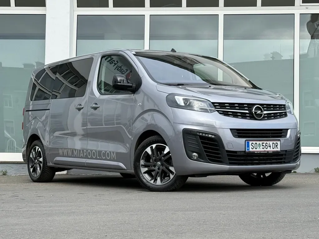 Opel Zafira 2022 photo 2