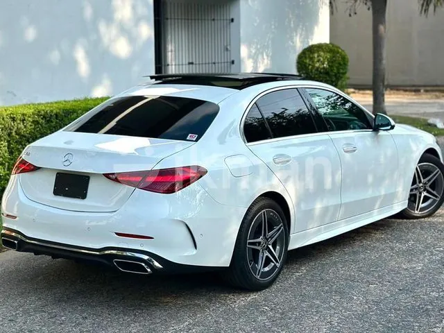 Mercedes-Benz C200 2024 photo 3