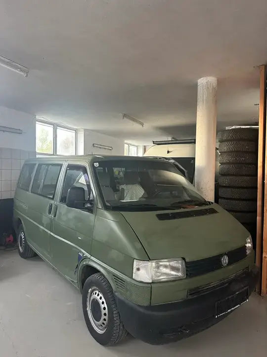 Volkswagen T4 2002 photo 2