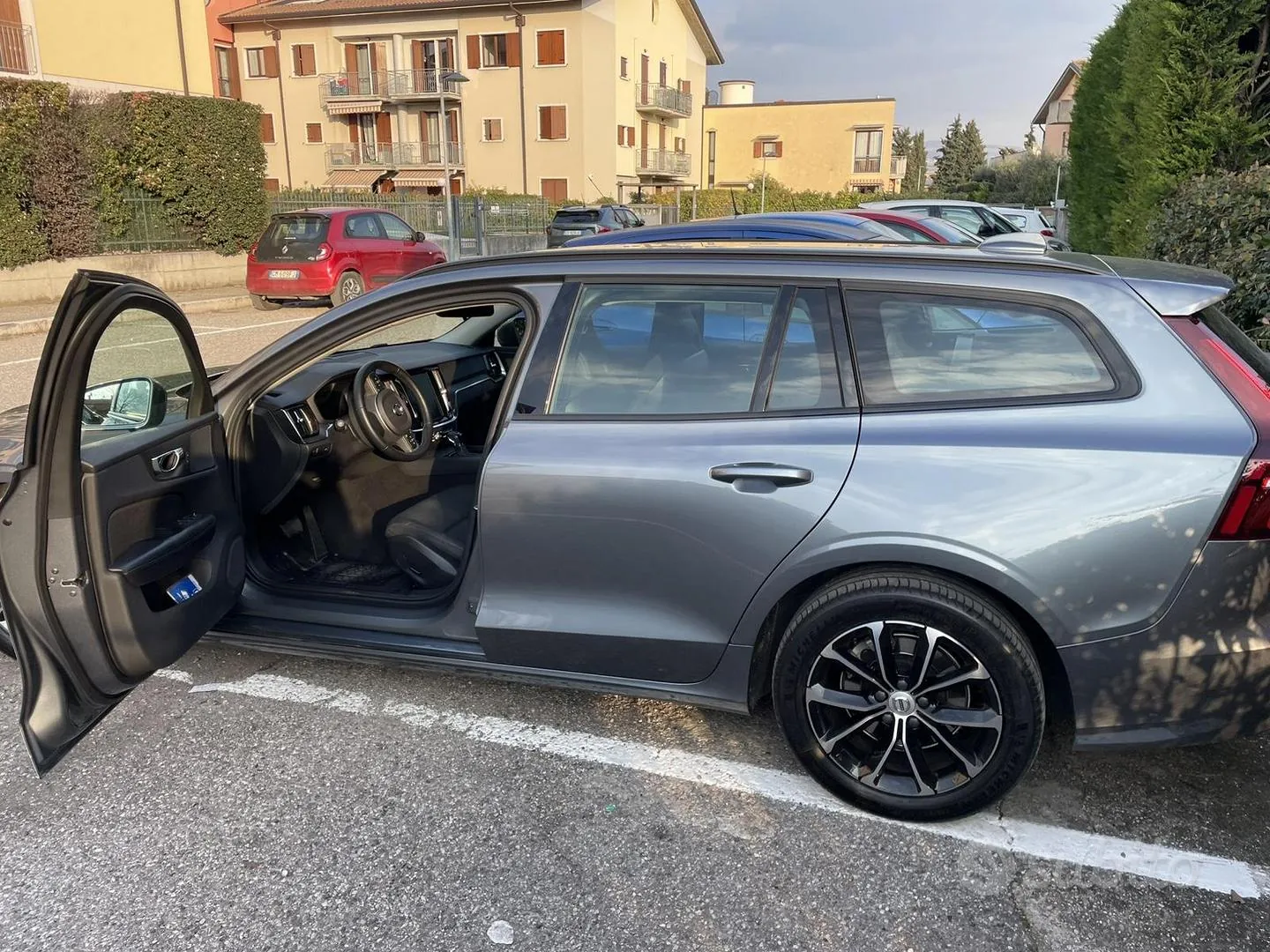 Volvo V60 2019 photo 2
