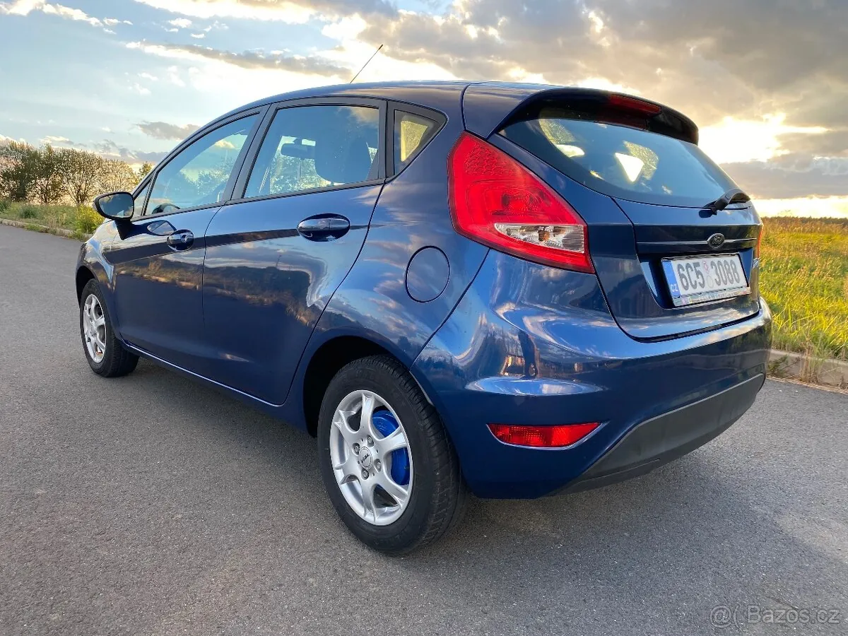 Ford Fiesta 2010 photo 3