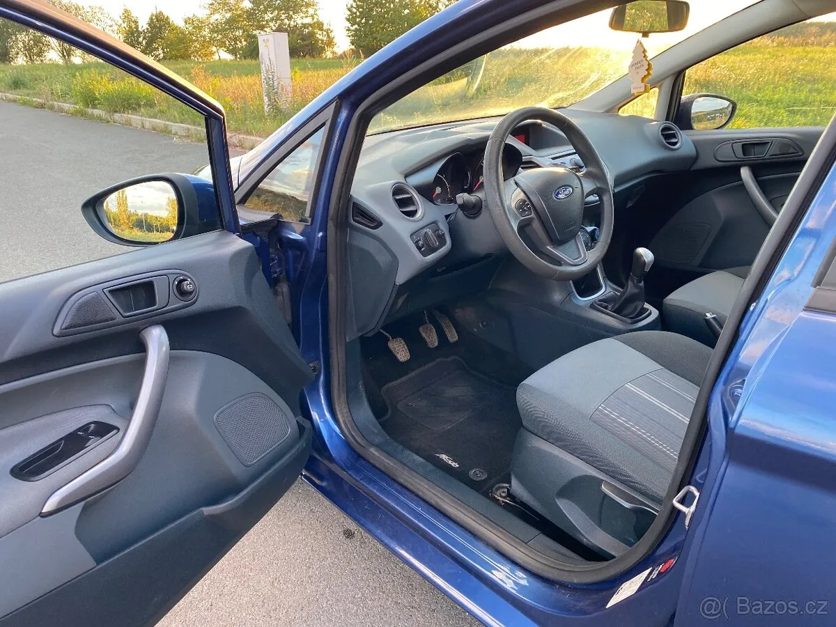 Ford Fiesta 2010 photo 5