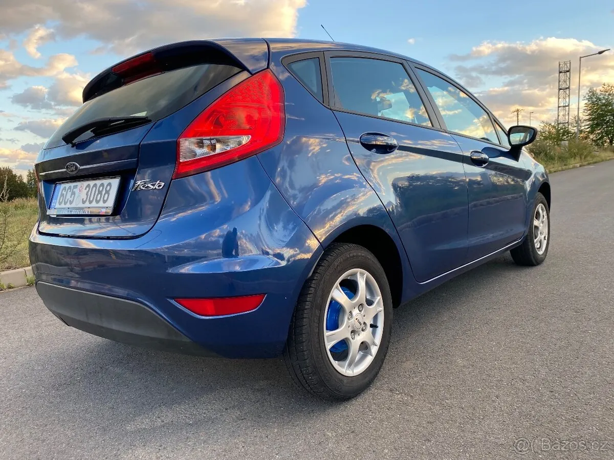 Ford Fiesta 2010 photo 4