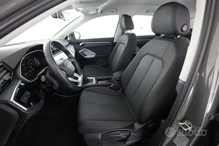 Audi Q3 2021 photo 2