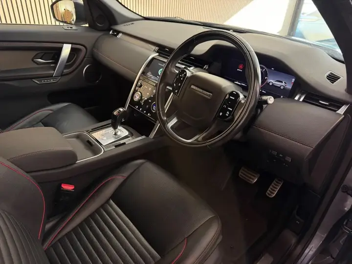 Land Rover Discovery Sport 2020 photo 2