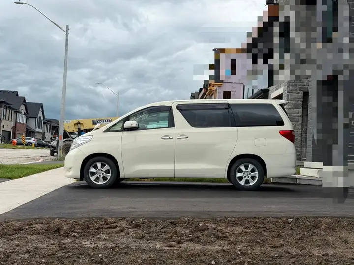 Toyota Alphard 2010 photo 4