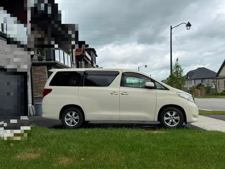Toyota Alphard 2010 photo 5