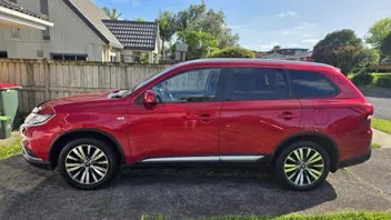 Mitsubishi Outlander 2021 photo 2