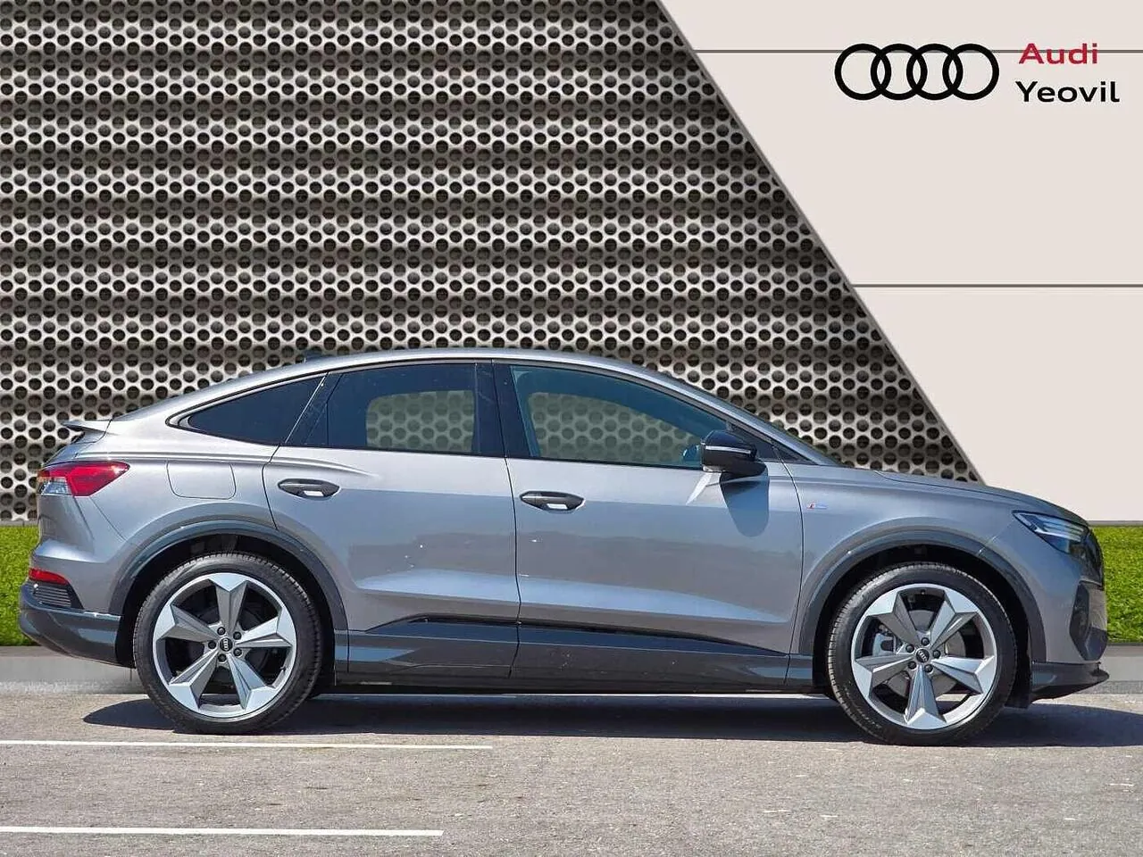 Audi Q4 E-Tron 2026 photo 4