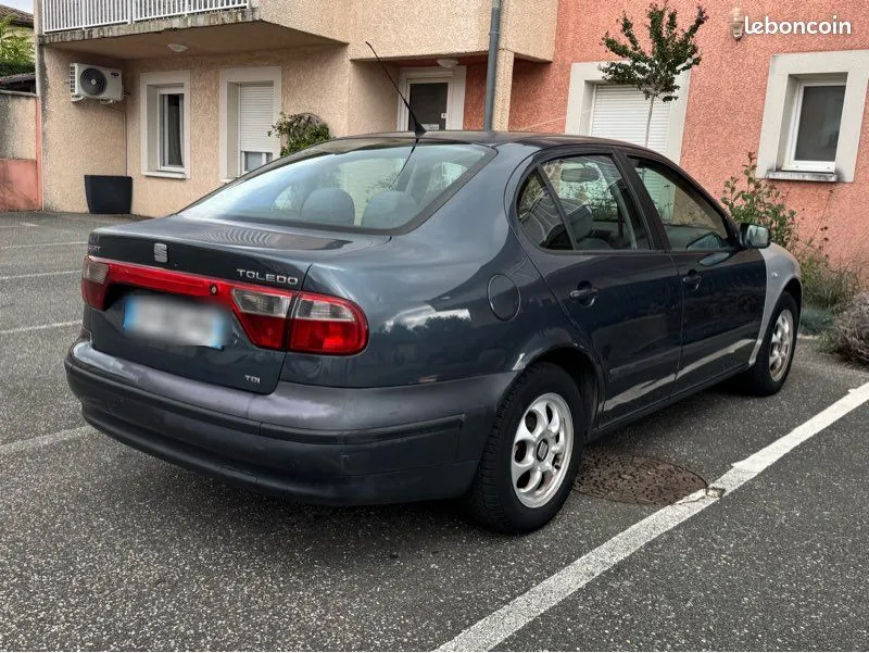 Seat Toledo 2001 photo 2