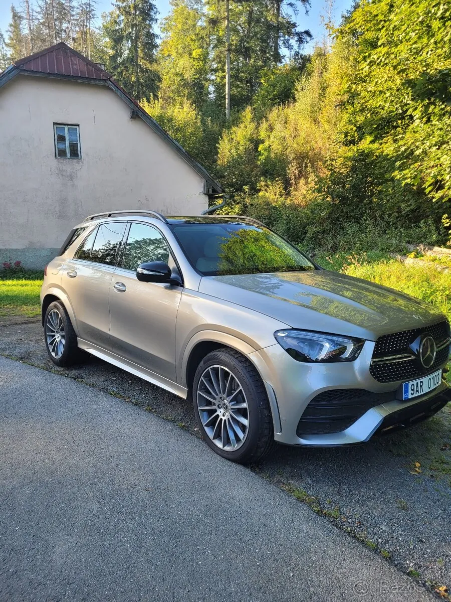Mercedes-Benz 400D 2023 photo 3