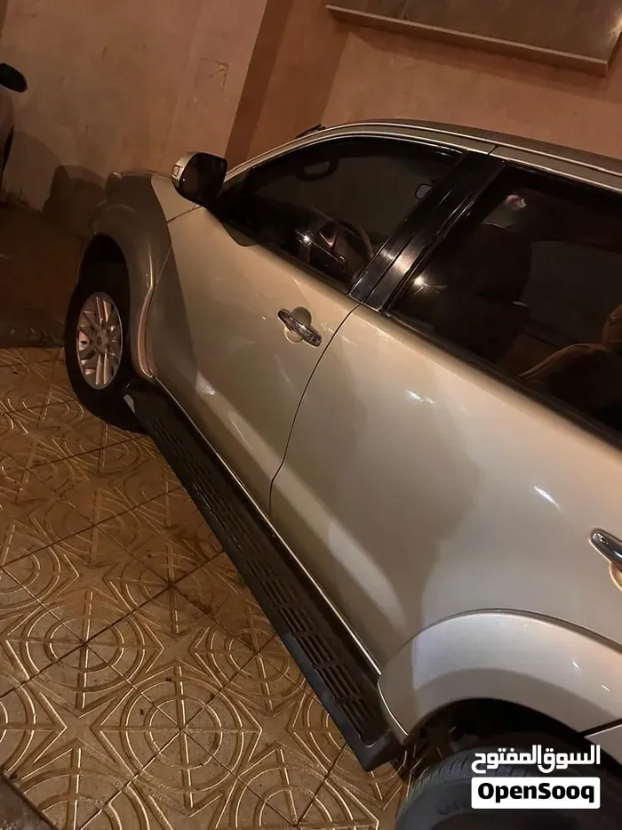 Toyota Fortuner 2014 photo 2