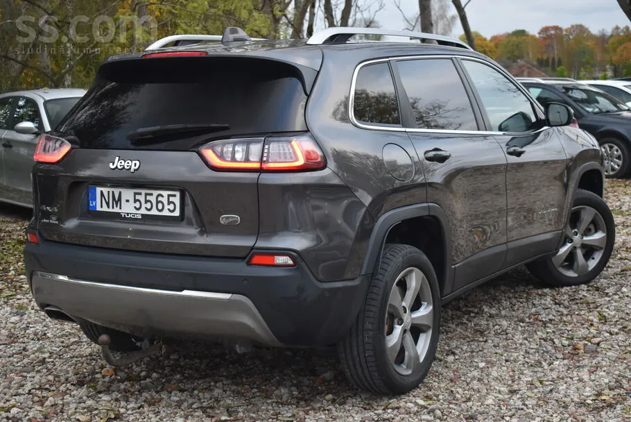 Jeep Cherokee 2019 photo 2