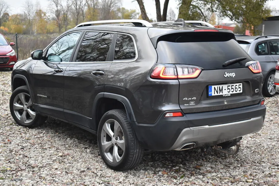 Jeep Cherokee 2019 photo 3