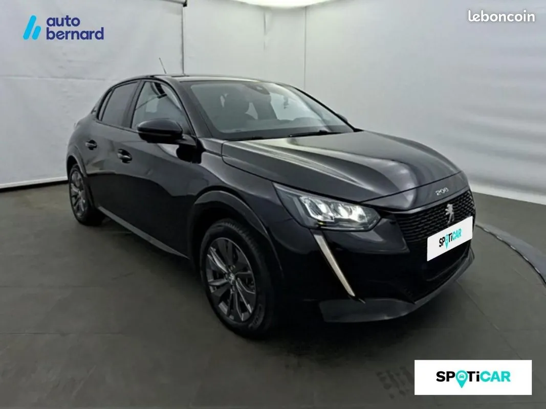 Peugeot 208 2023 photo 3