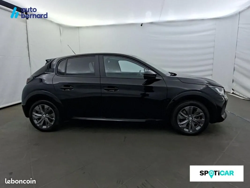 Peugeot 208 2023 photo 4
