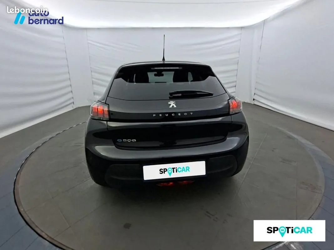 Peugeot 208 2023 photo 5