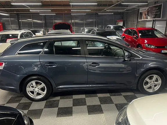 Toyota Avensis 2011 photo 5