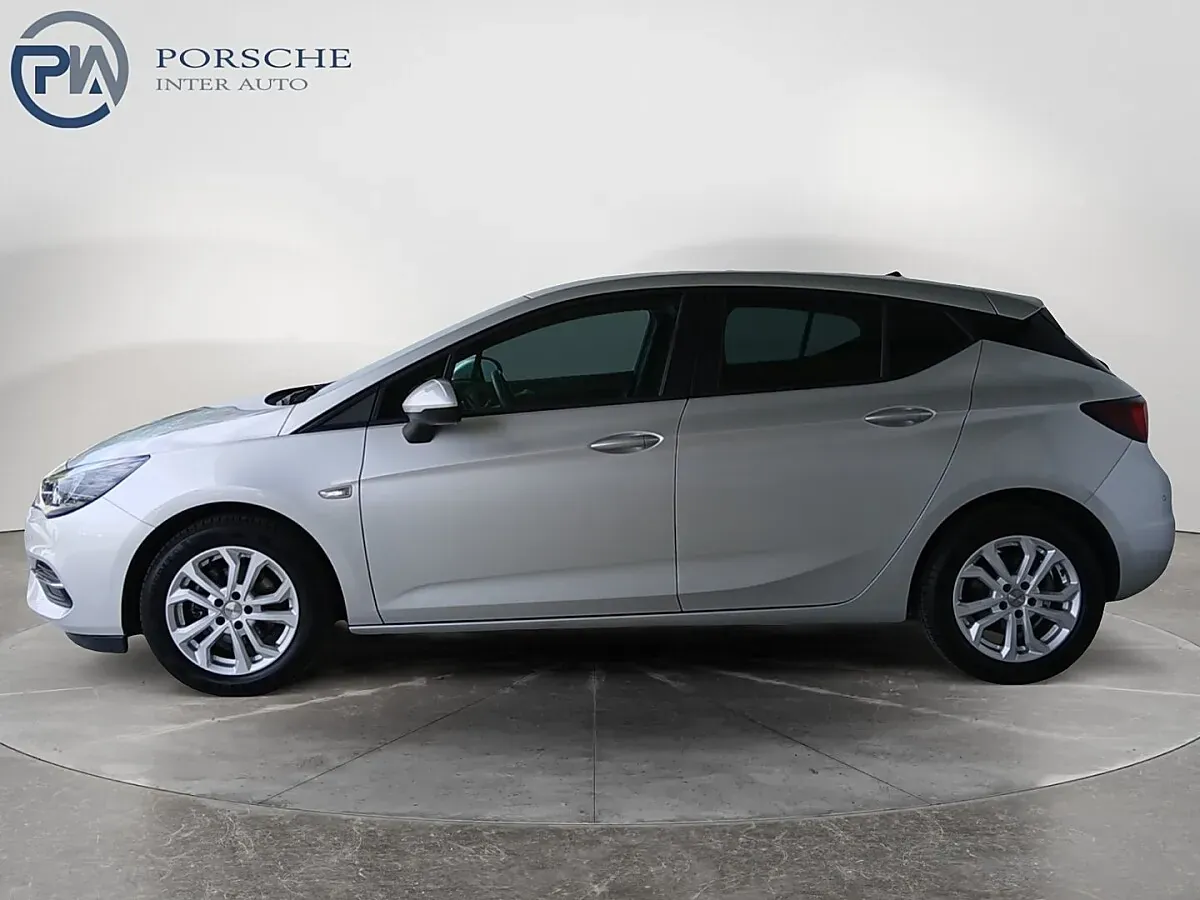 Opel Astra 2020 photo 2