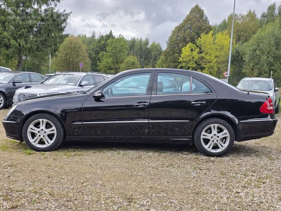 Mercedes-Benz E320 2005 photo 5