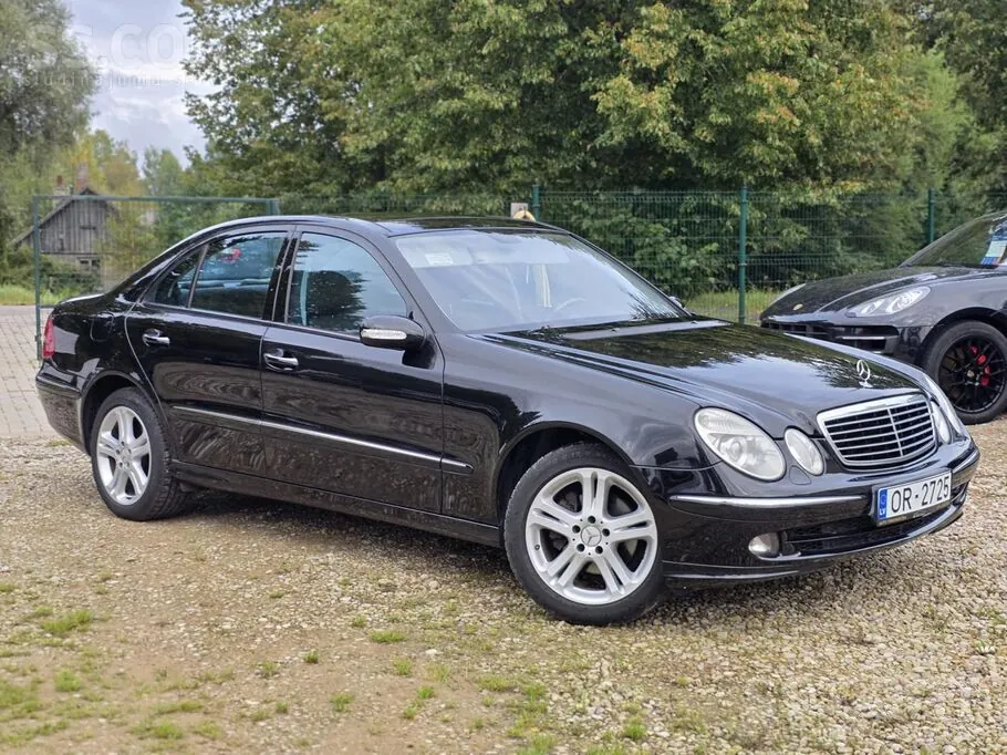 Mercedes-Benz E320