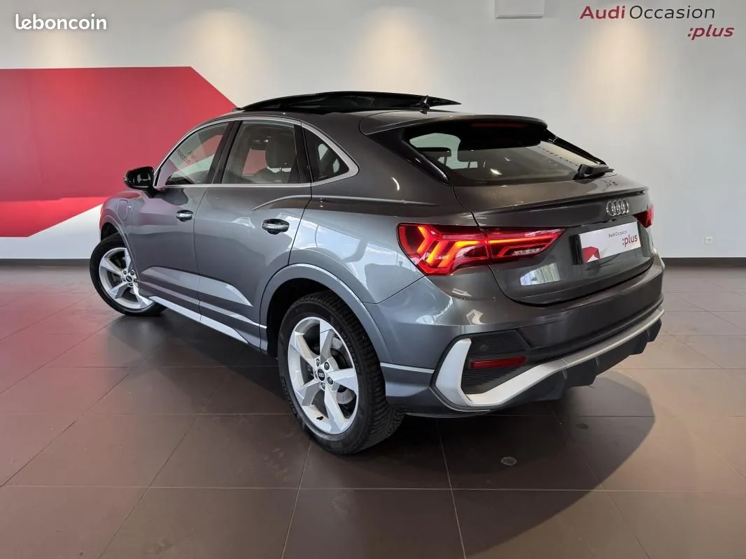 Audi Q3 2021 photo 4