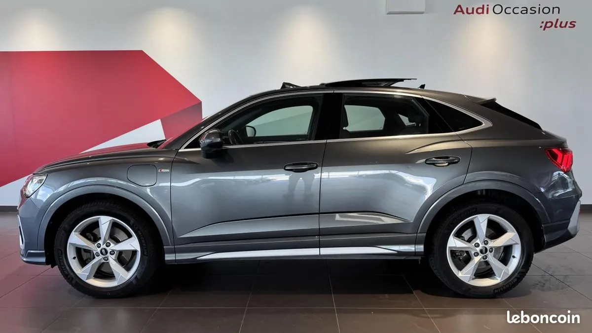 Audi Q3 2021 photo 5