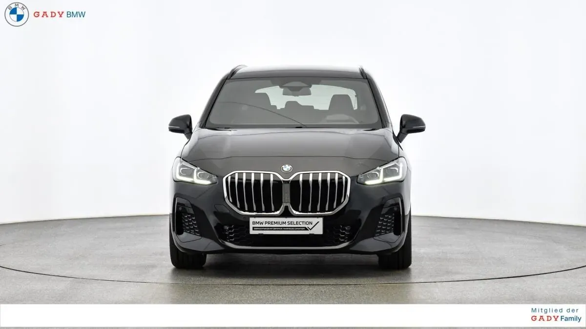 BMW 2 Series 2025 photo 2