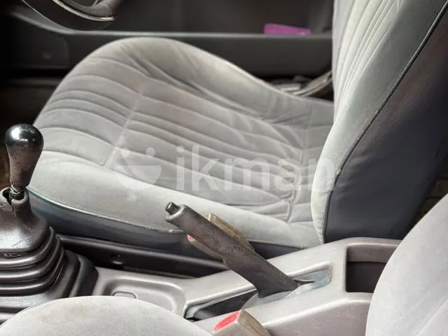 Nissan Sunny 1992 photo 3