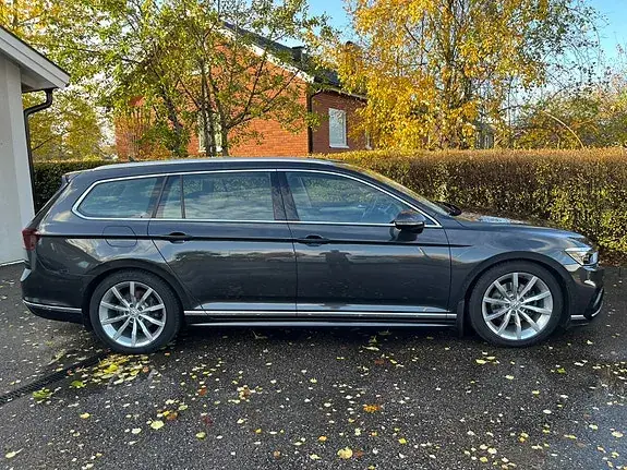 Volkswagen Passat 2021 photo 2