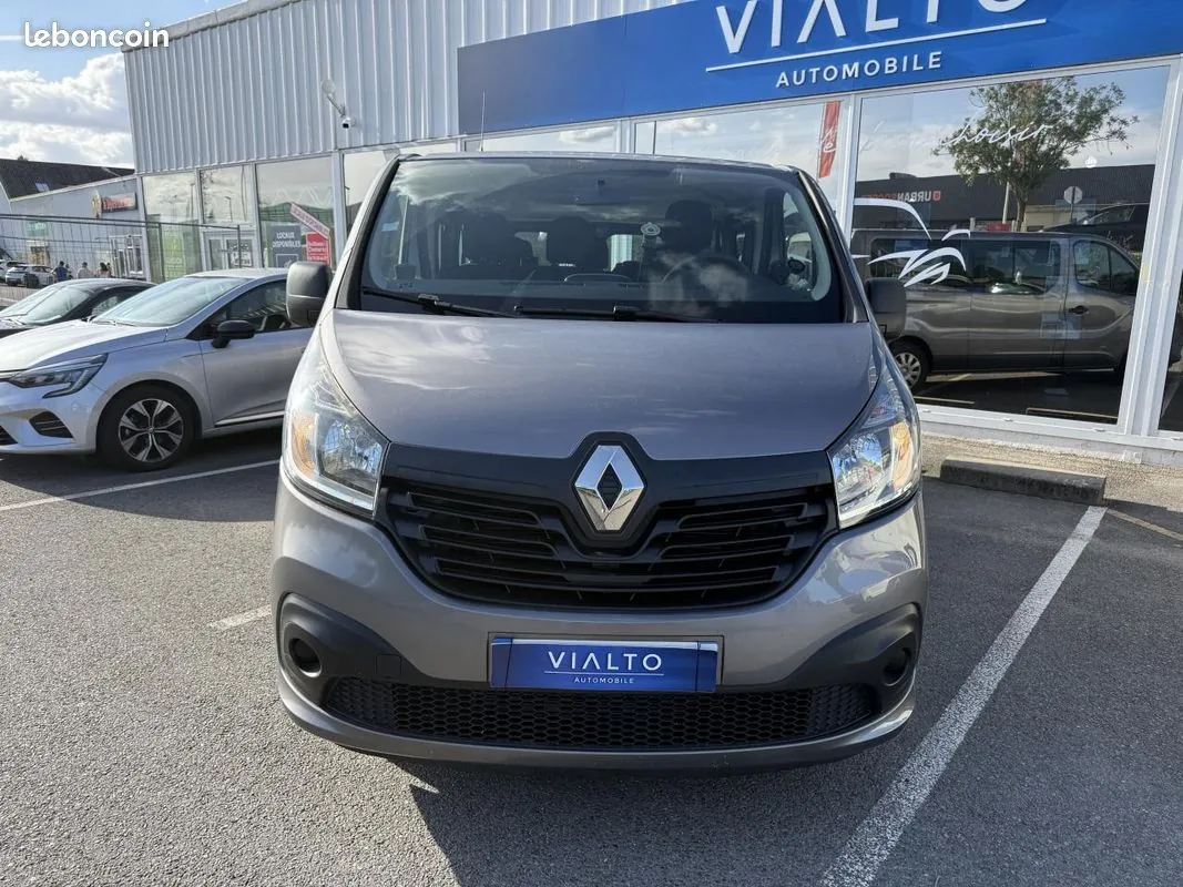 Renault Trafic 2016 photo 2