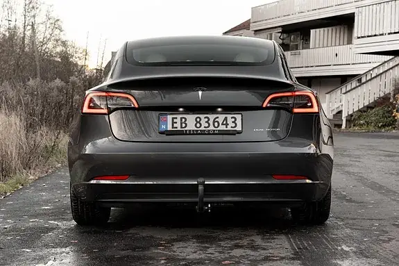 Tesla Model 3 2020 photo 4