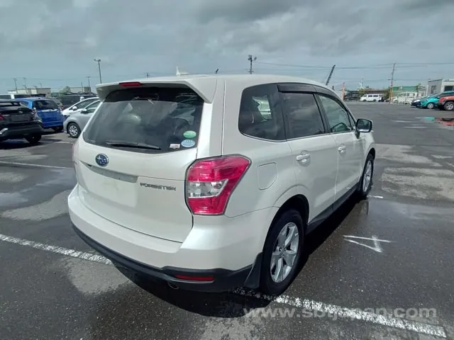Subaru Forester 2014 photo 4