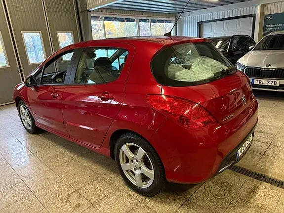 Peugeot 308 2008 photo 3