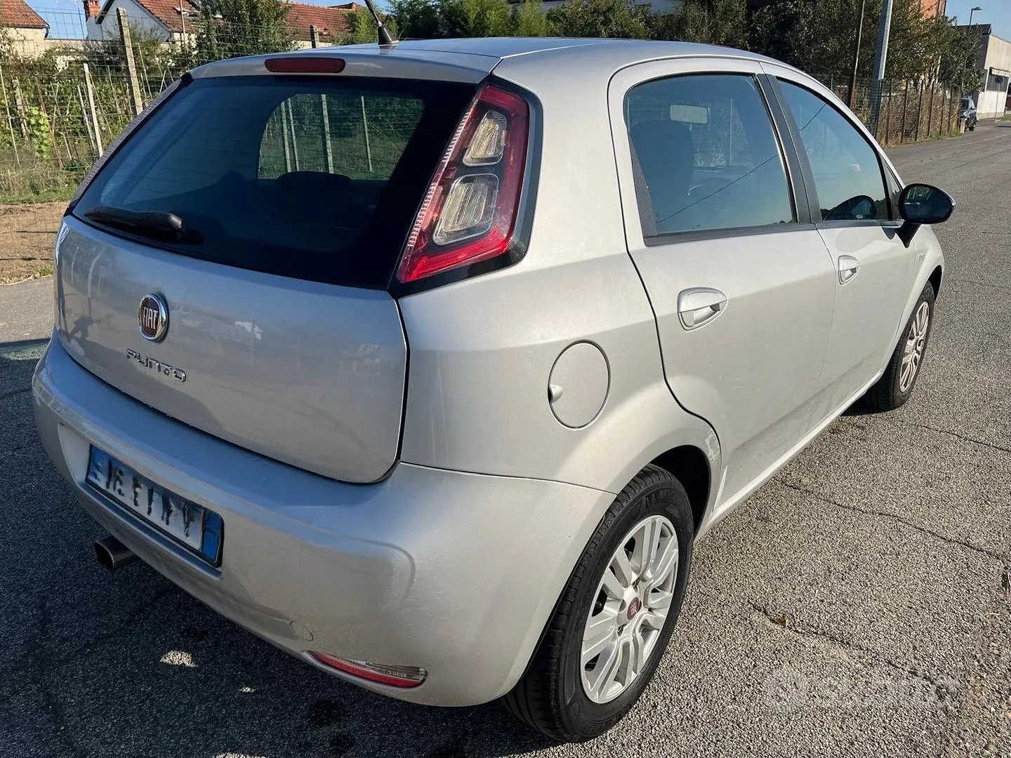 Fiat Punto 2015 photo 2