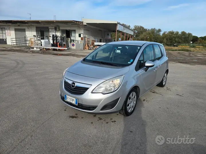 Opel Meriva 2011 photo 2
