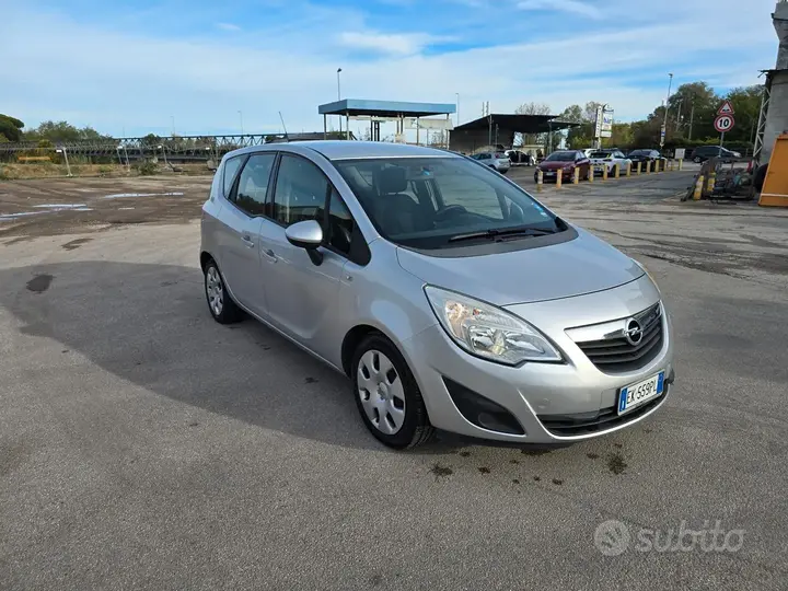 Opel Meriva 2011 photo 4