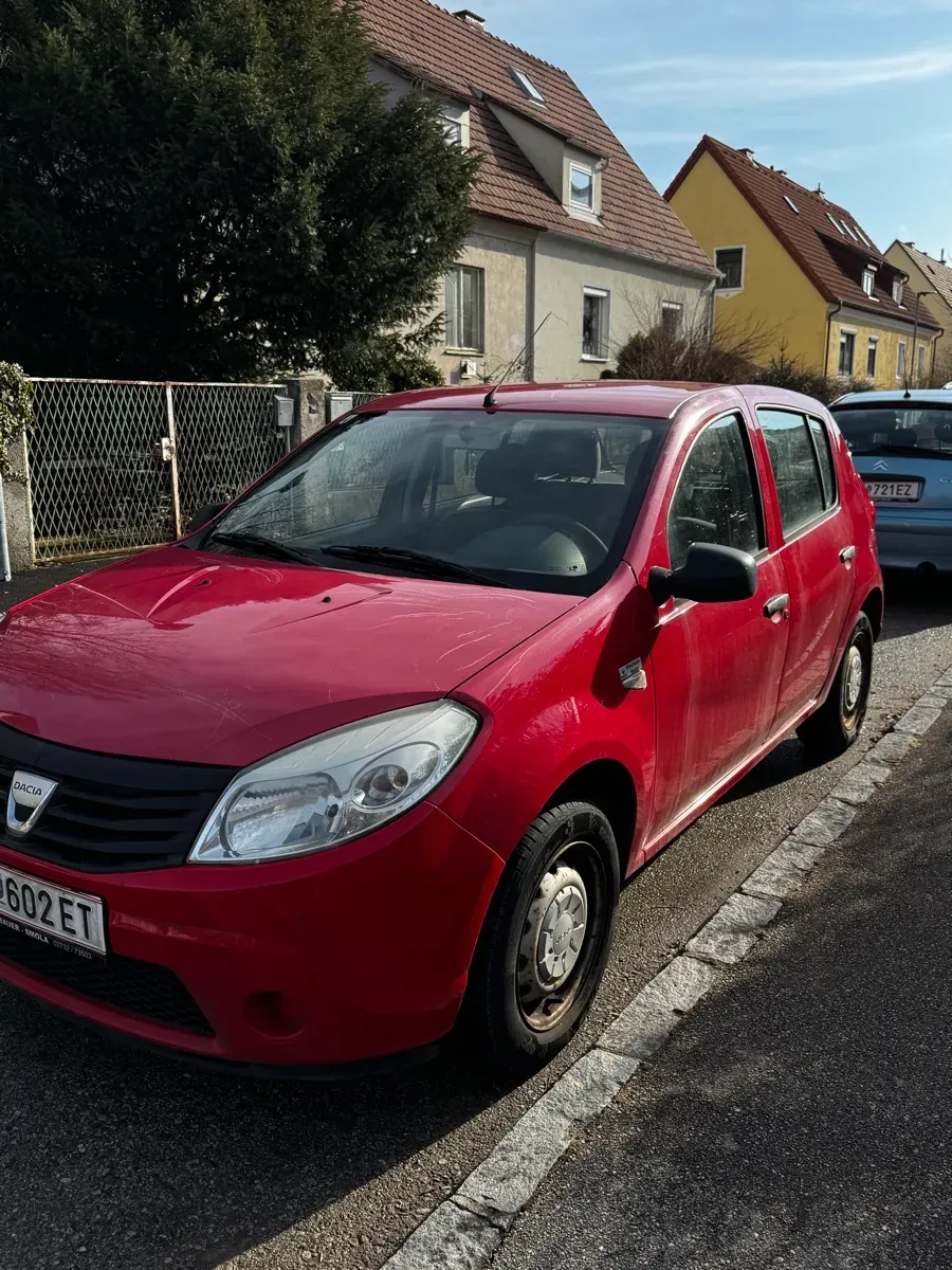 Dacia Sandero 2009 photo 3