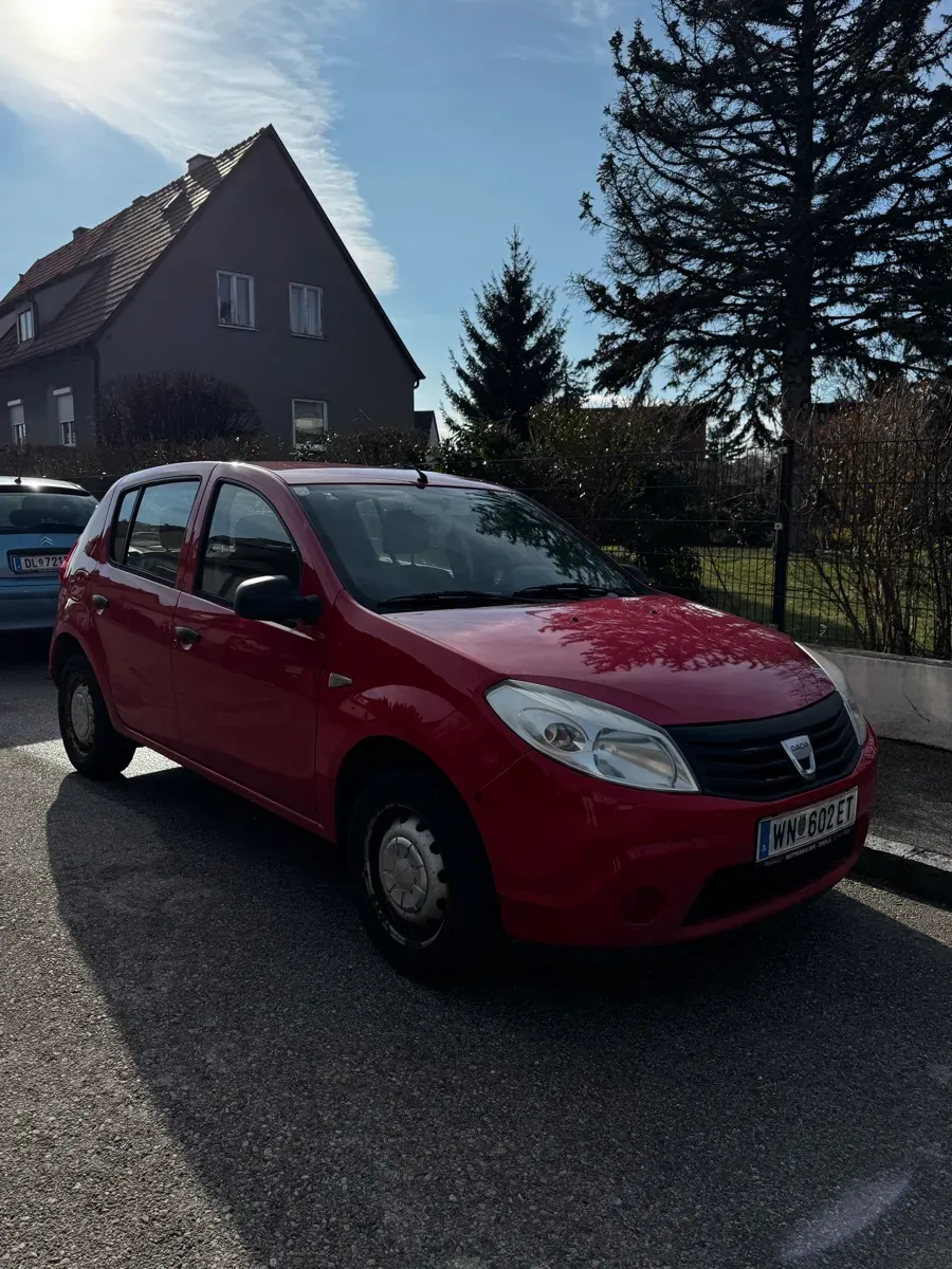 Dacia Sandero 2009 photo 2